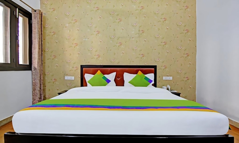 Imagen de la habitación del Hotel Posh Classic, sector 45, millenium city centre, gurugram. Foto 4