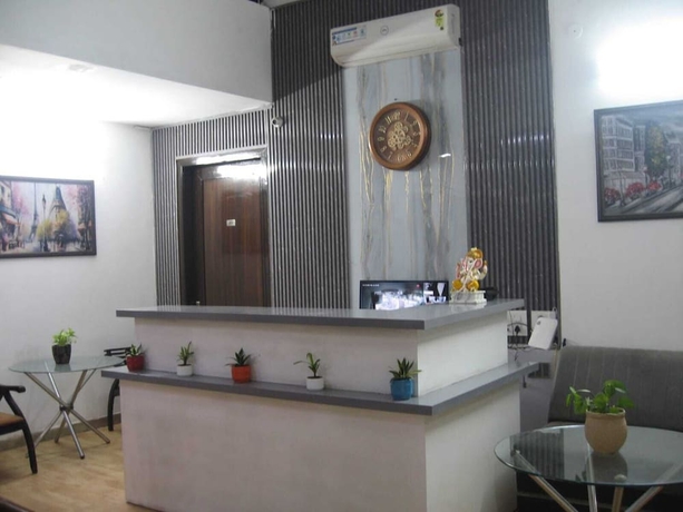 Imagen de los interiores del Hotel Posh Classic, sector 45, millenium city centre, gurugram. Foto 13