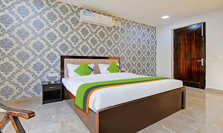 Imagen de la habitación del Hotel Posh Classic, sector 45, millenium city centre, gurugram. Foto 7