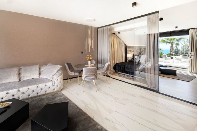 Imagen de la habitación del Hotel Posh Residence Luxury Suites. Foto 16