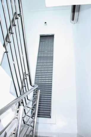 Imagen de la habitación del Hotel PoshLux Executive. Foto 9