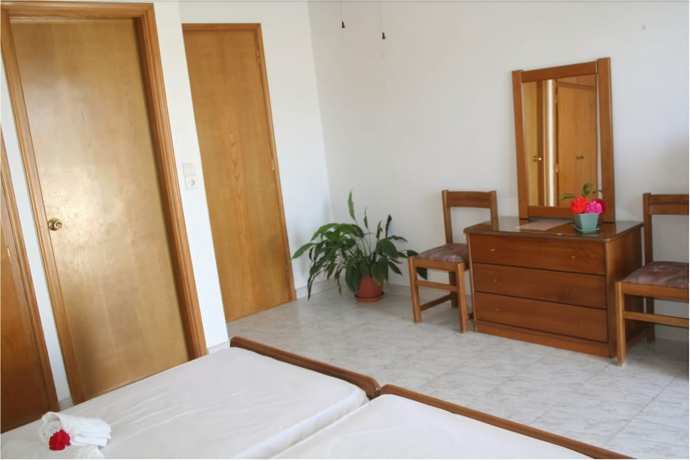 Imagen de la habitación del Hotel Posidonia Pension. Foto 13
