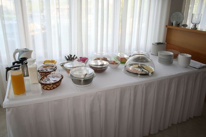 Imagen del bar/restaurante del Hotel Posidonia Pension. Foto 7