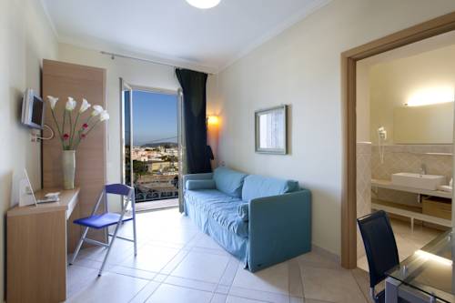 Imagen de la habitación del Hotel Posidonia Residence. Foto 3