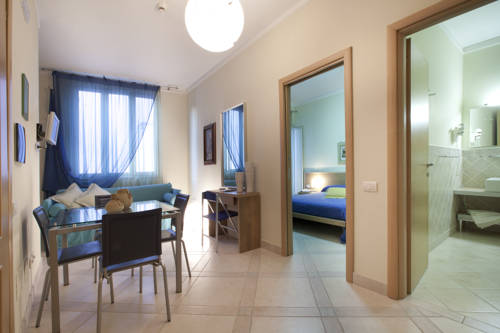 Imagen de la habitación del Hotel Posidonia Residence. Foto 5