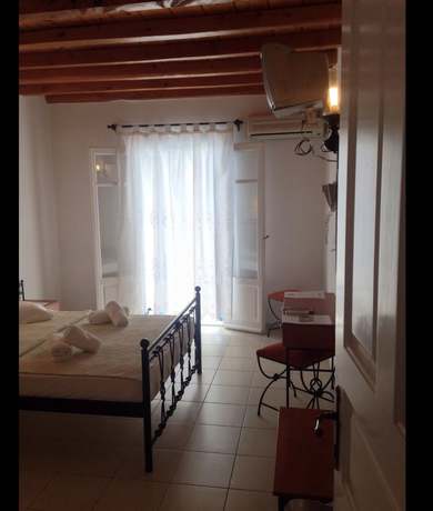 Imagen de la habitación del Hotel Posidonion. Foto 8