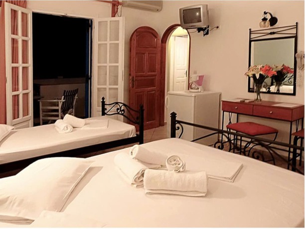 Imagen de la habitación del Hotel Posidonion. Foto 10