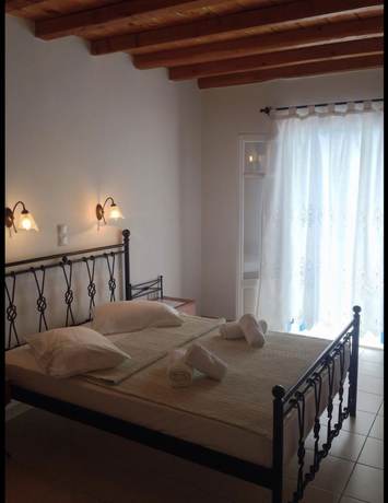 Imagen de la habitación del Hotel Posidonion. Foto 11