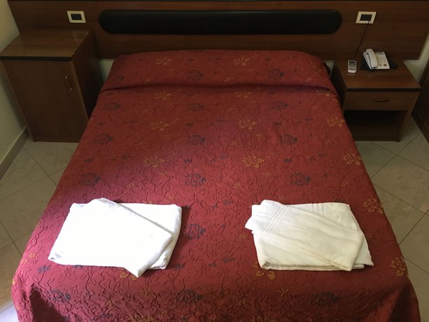 Imagen de la habitación del Hotel Positano. Foto 12