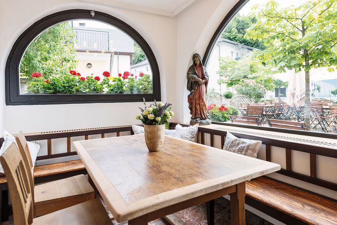 Imagen de los exteriores del Hotel Post Am See. Foto 12