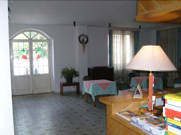 Imagen de los interiores del Hotel Post, Bergamo. Foto 17