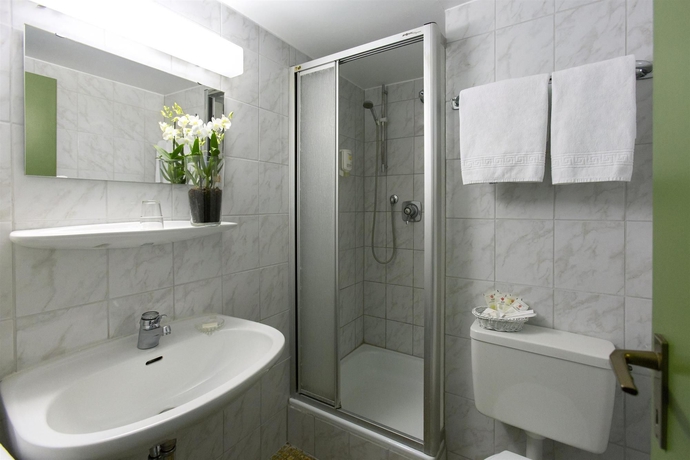 Imagen de la habitación del Hotel Post Frankfurt Airport. Foto 11