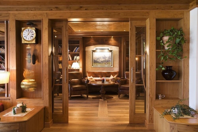 Imagen de los interiores del Hotel Post Lermoos. Foto 9