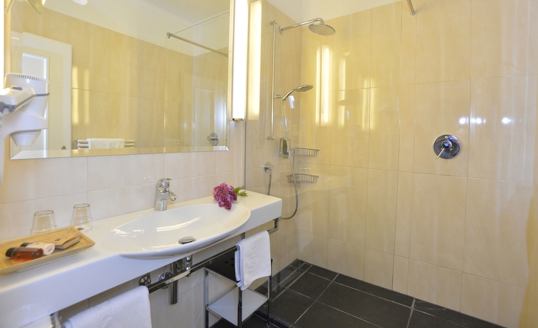 Imagen de la habitación del Hotel Post Seefeld - Wellnesshotel Tirol. Foto 5