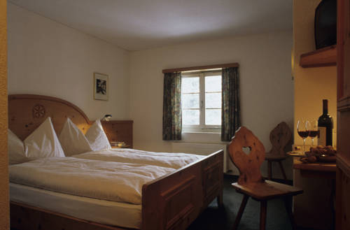 Imagen de la habitación del Hotel Post, Sils im Engadin/Segl. Foto 11