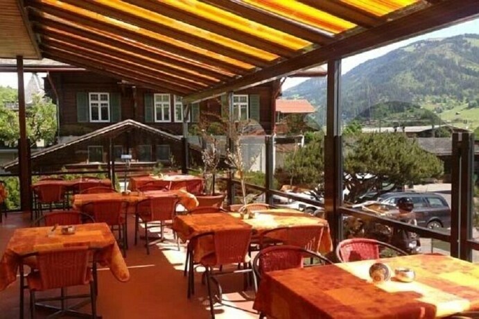 Imagen del bar/restaurante del Hotel Post Vista. Foto 18