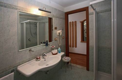 Imagen de la habitación del Hotel Posta, Forni di Sopra . Foto 14