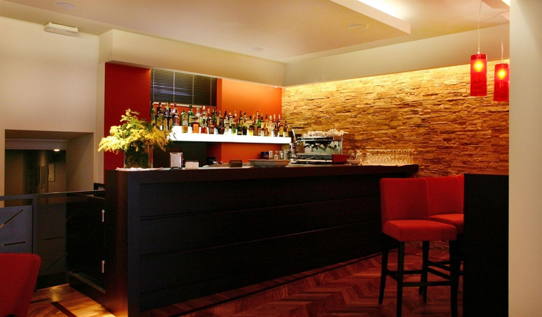 Imagen del bar/restaurante del Hotel Posta, Moltrasio. Foto 2