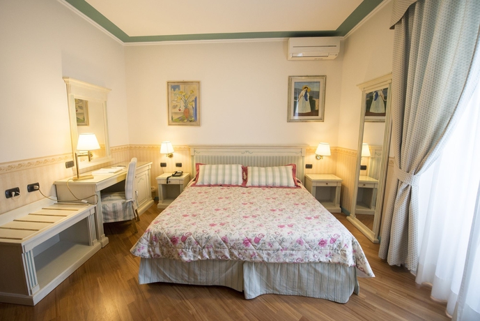 Imagen de la habitación del Hotel Posta, Moltrasio. Foto 7