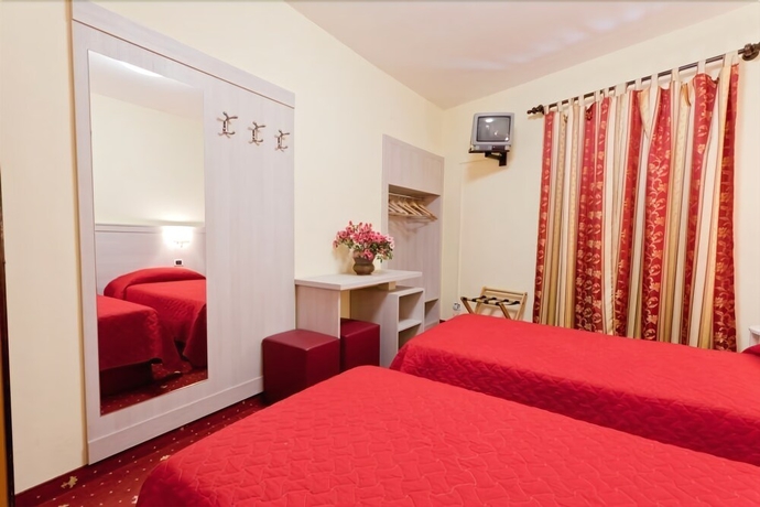 Imagen de la habitación del Hotel Posta Panoramic. Foto 6