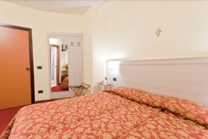 Imagen de la habitación del Hotel Posta Panoramic. Foto 11