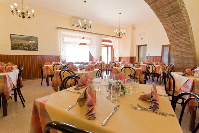 Imagen del bar/restaurante del Hotel Posta Panoramic. Foto 5