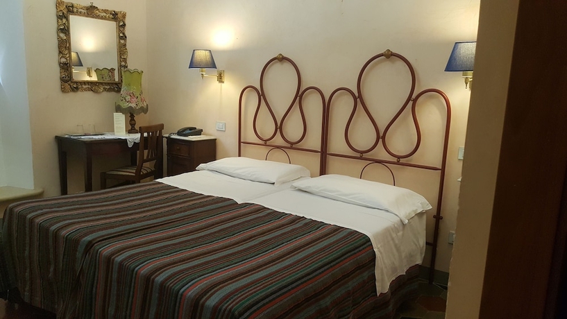 Imagen de la habitación del Hotel Posta, Sferracavallo. Foto 2