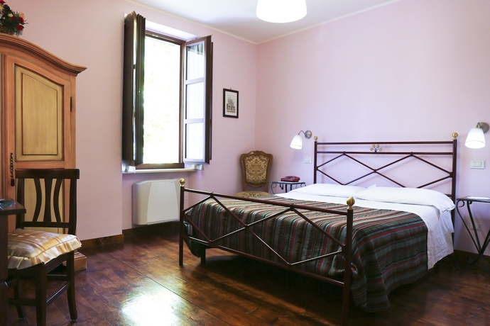 Imagen de la habitación del Hotel Posta, Sferracavallo. Foto 5