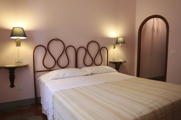 Imagen de la habitación del Hotel Posta, Sferracavallo. Foto 7
