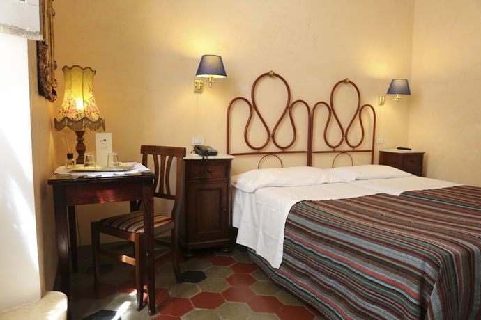 Imagen de la habitación del Hotel Posta, Sferracavallo. Foto 8