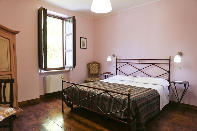 Imagen de la habitación del Hotel Posta, Sferracavallo. Foto 9
