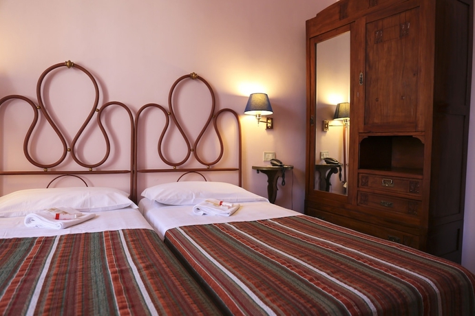 Imagen de la habitación del Hotel Posta, Sferracavallo. Foto 12