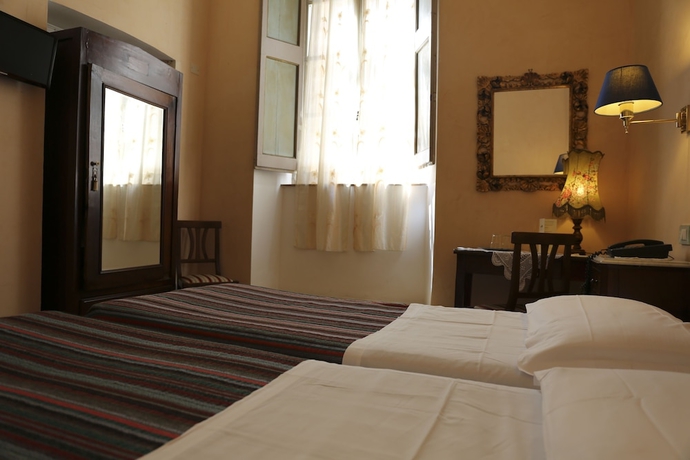 Imagen de la habitación del Hotel Posta, Sferracavallo. Foto 13