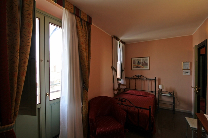 Imagen de la habitación del Hotel Posta, Siracusa. Foto 14