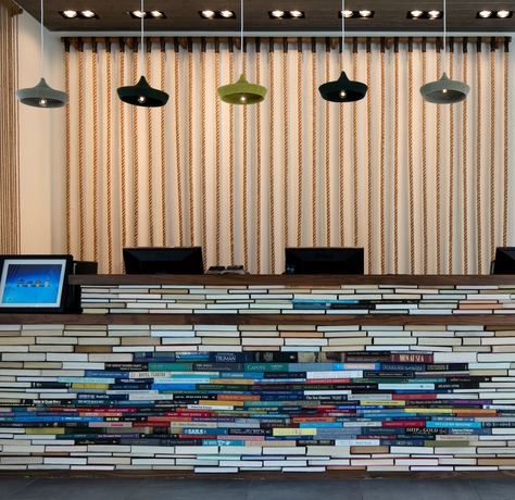 Imagen de los interiores del Hotel Postcard Inn Beach Resort and Marina. Foto 19