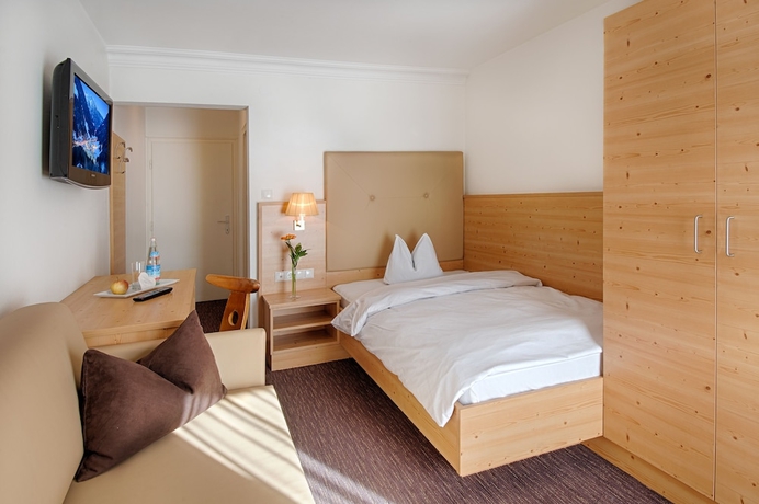 Imagen de la habitación del Hotel Posthotel. Foto 13