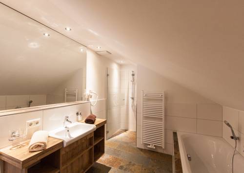 Imagen de la habitación del Hotel Posthotel Pfunds. Foto 3