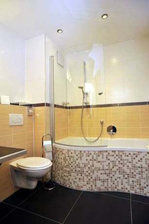 Imagen de la habitación del Hotel Posthotel Traube. Foto 4