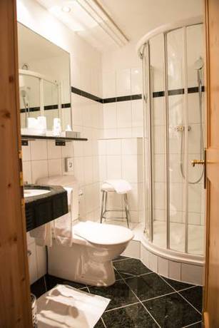 Imagen de la habitación del Hotel Posthotel Valbella. Foto 5