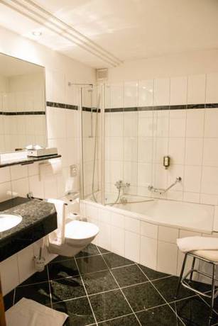 Imagen de la habitación del Hotel Posthotel Valbella. Foto 6