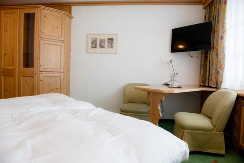 Imagen de la habitación del Hotel Posthotel Valbella. Foto 12