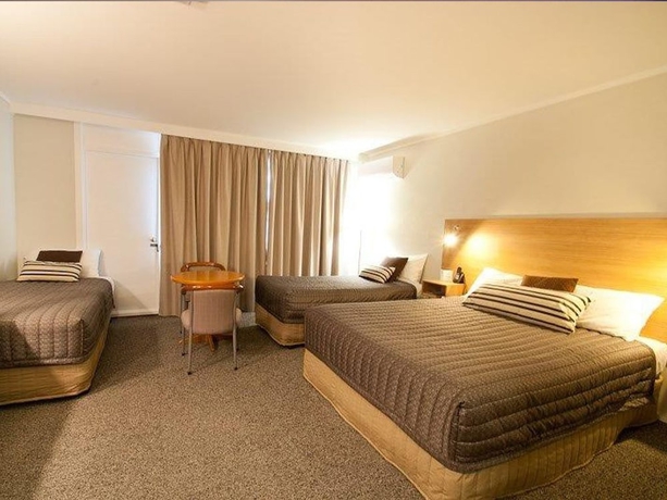 Imagen de la habitación del Hotel Posthouse Motorlodge. Foto 8