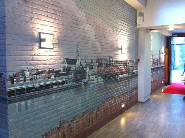 Imagen de los interiores del Hotel Postiljon. Foto 6