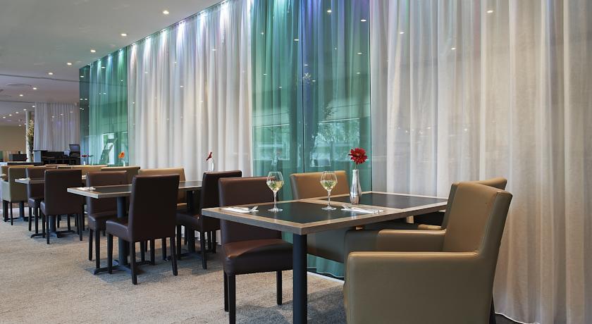 Imagen del bar/restaurante del Hotel Postillion Amersfoort Veluwemeer. Foto 2