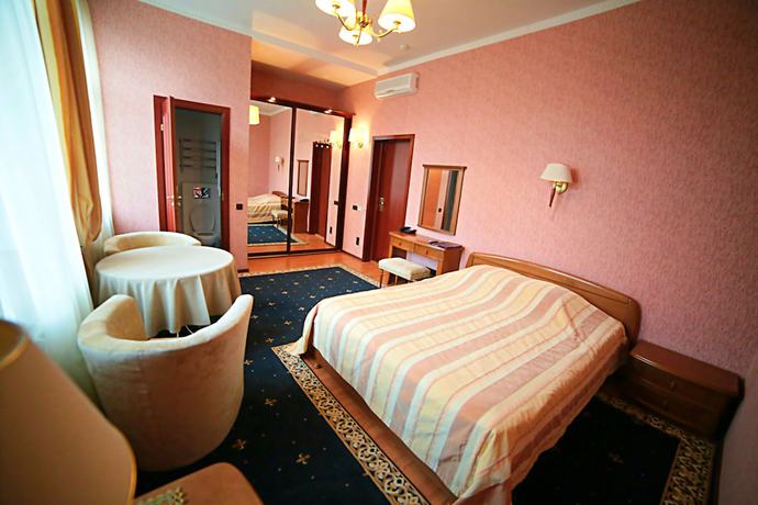 Imagen de la habitación del Hotel Postoyalec. Foto 10