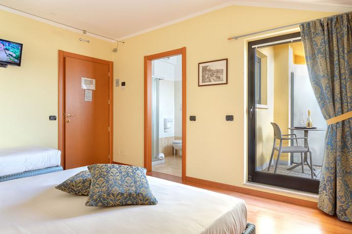 Imagen de la habitación del Hotel Postumia. Foto 7