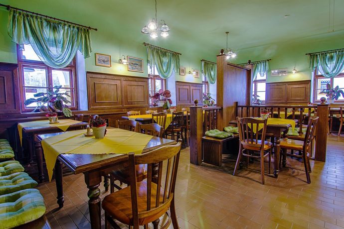 Imagen del bar/restaurante del Hotel Po?ta. Foto 2