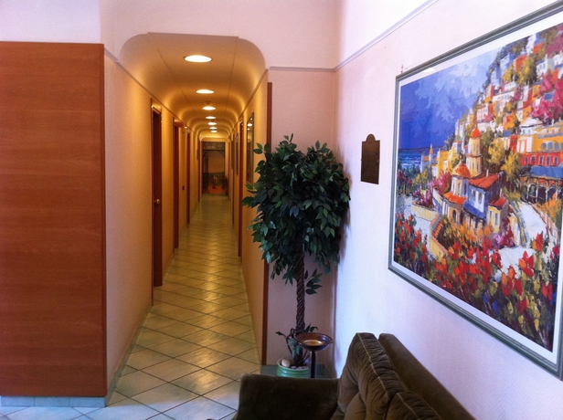 Imagen de los interiores del Hotel Potenza. Foto 13