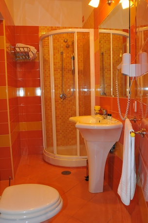 Imagen de la habitación del Hotel Potenza. Foto 7