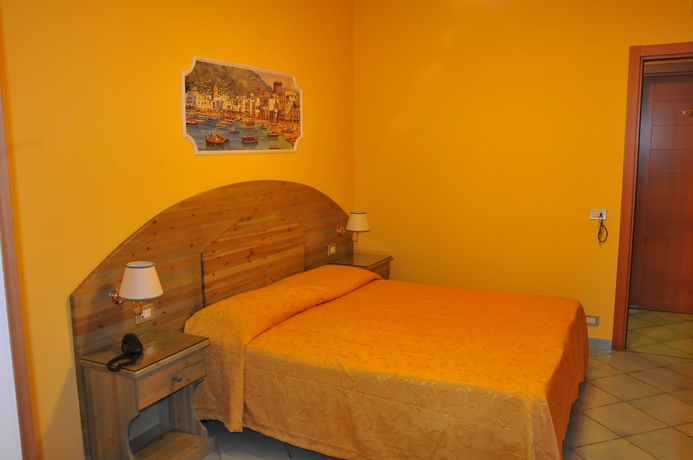 Imagen de la habitación del Hotel Potenza. Foto 9